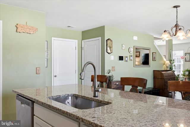 613 WEEKS CT, Berryville, VA 22611