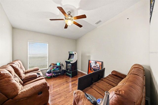 215 FERN GULLEY DRIVE, Seffner, FL 33584