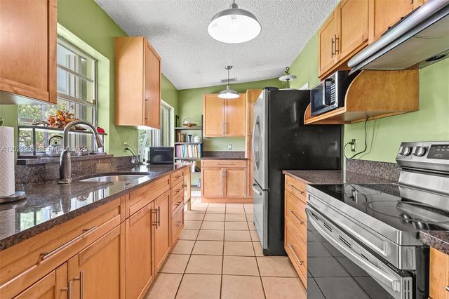 12381 SW 264th St, Homestead, FL 33032
