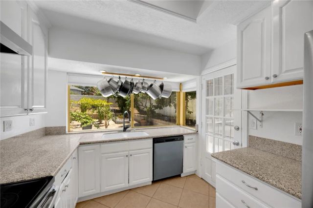 462 Castlegate, Brea, CA 92821