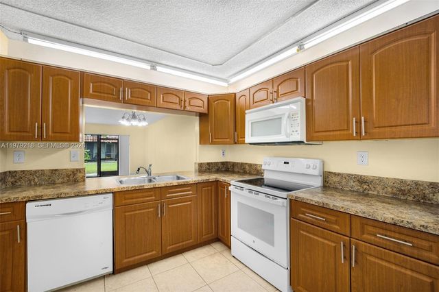 35 Cortez Way 1-43, Davie, FL 33324