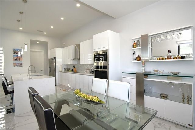 121 NW 10th AVE, Cape Coral, FL 33993