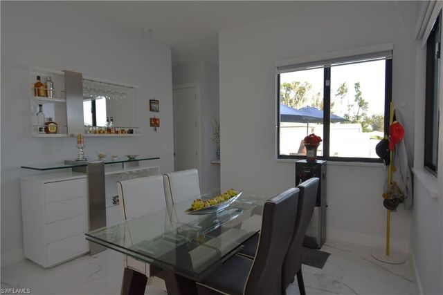 121 NW 10th AVE, Cape Coral, FL 33993