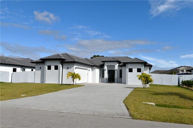 121 NW 10th AVE, Cape Coral, FL 33993