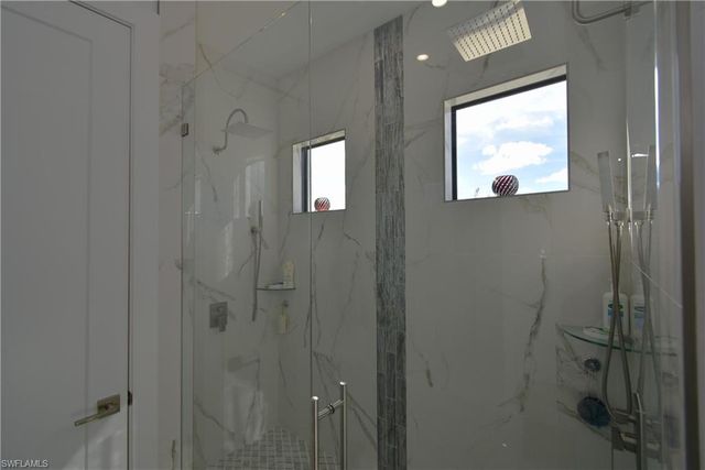 121 NW 10th AVE, Cape Coral, FL 33993