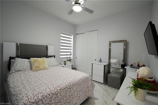 121 NW 10th AVE, Cape Coral, FL 33993