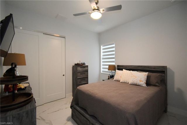 121 NW 10th AVE, Cape Coral, FL 33993