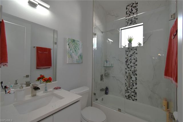 121 NW 10th AVE, Cape Coral, FL 33993