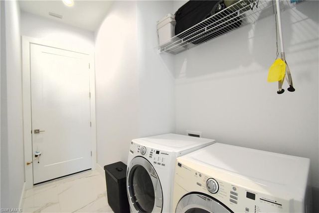 121 NW 10th AVE, Cape Coral, FL 33993