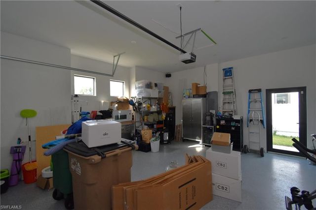 121 NW 10th AVE, Cape Coral, FL 33993