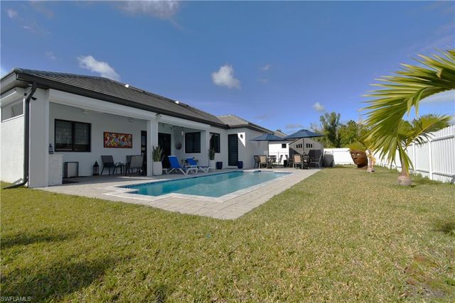 121 NW 10th AVE, Cape Coral, FL 33993