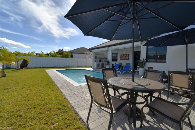 121 NW 10th AVE, Cape Coral, FL 33993