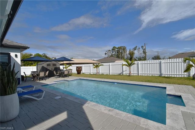 121 NW 10th AVE, Cape Coral, FL 33993