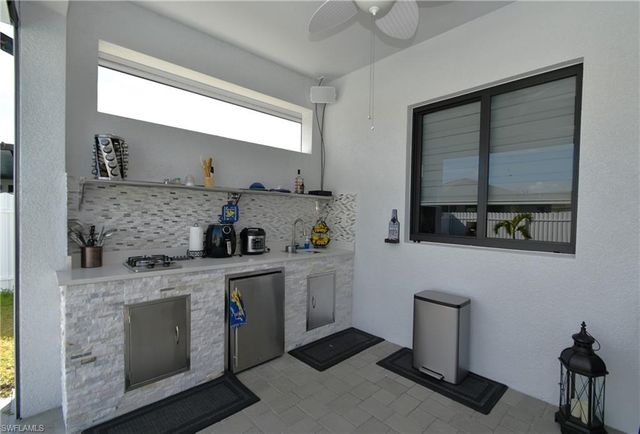 121 NW 10th AVE, Cape Coral, FL 33993