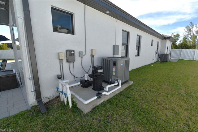 121 NW 10th AVE, Cape Coral, FL 33993