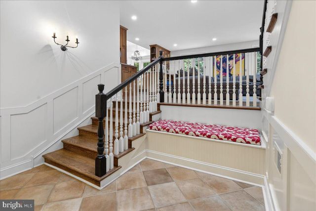 620 LAKE DR, Princeton, NJ 08540