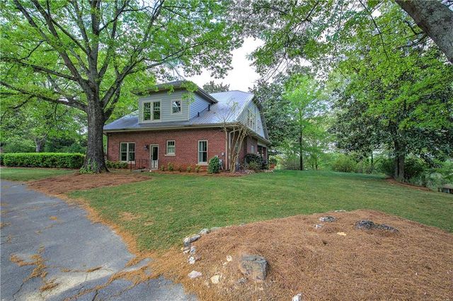 421 Boulevard Heights, Calhoun, GA 30701