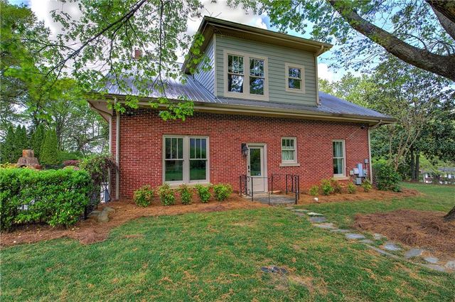 421 Boulevard Heights, Calhoun, GA 30701