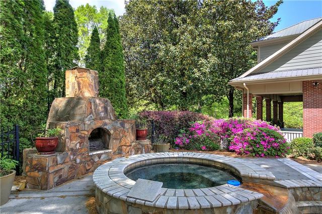 421 Boulevard Heights, Calhoun, GA 30701