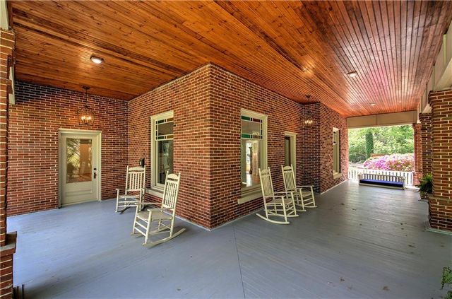 421 Boulevard Heights, Calhoun, GA 30701