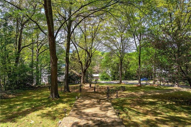 421 Boulevard Heights, Calhoun, GA 30701