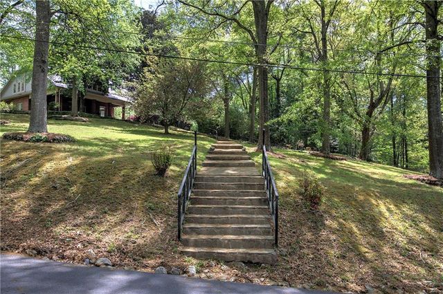 421 Boulevard Heights, Calhoun, GA 30701