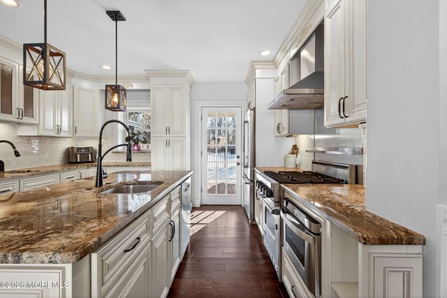 47 E Sedgwick Street, Monroe, NJ 08831