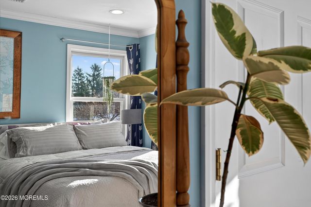 47 E Sedgwick Street, Monroe, NJ 08831