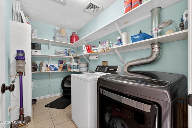 47 E Sedgwick Street, Monroe, NJ 08831