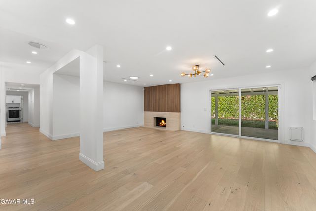 10960 Baton Rouge Avenue, Porter Ranch, CA 91326