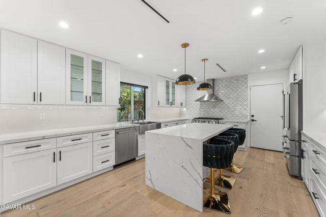 10960 Baton Rouge Avenue, Porter Ranch, CA 91326