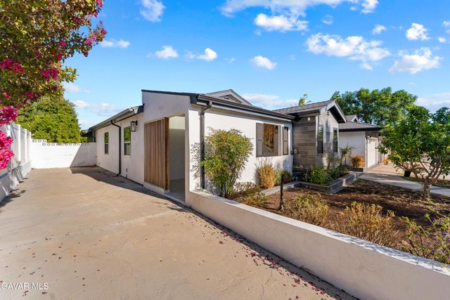 10960 Baton Rouge Avenue, Porter Ranch, CA 91326
