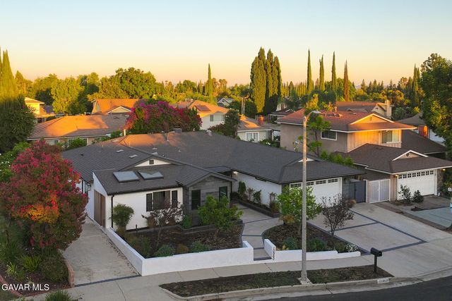 10960 Baton Rouge Avenue, Porter Ranch, CA 91326