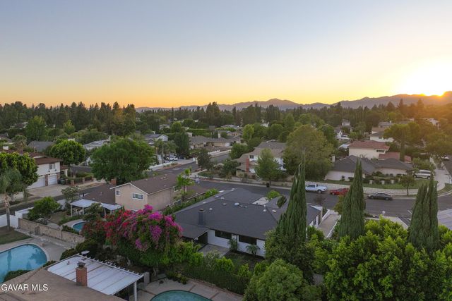 10960 Baton Rouge Avenue, Porter Ranch, CA 91326