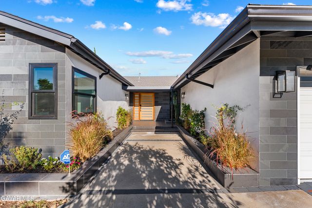 10960 Baton Rouge Avenue, Porter Ranch, CA 91326