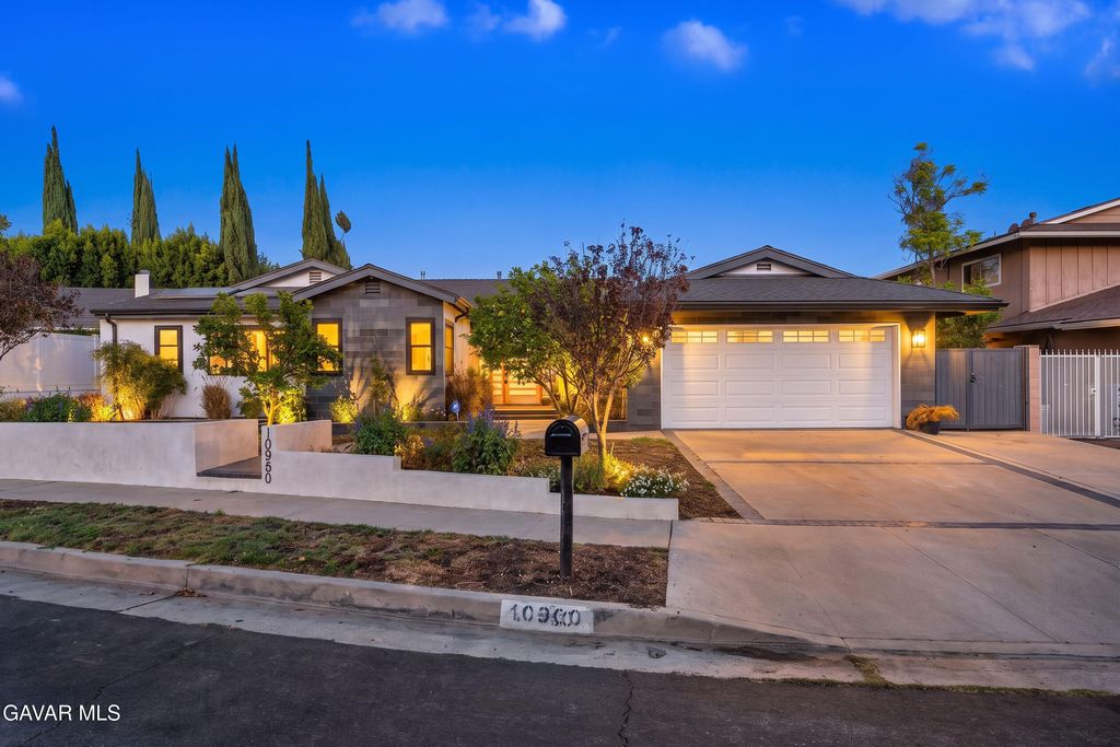 10960 Baton Rouge Avenue, Porter Ranch, CA 91326
