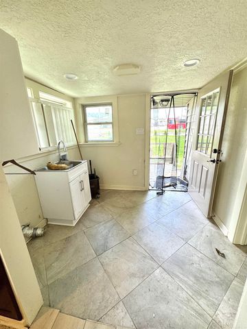 107 Archwood Street, Hot Springs, AR 71901