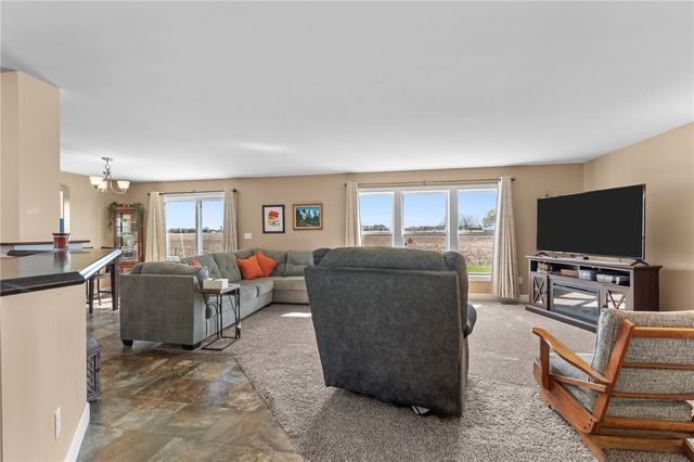 1706 Applejack Drive, Wapakoneta, OH 45895