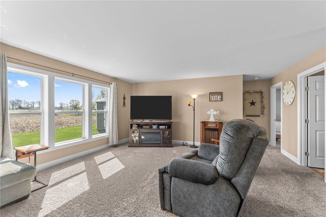 1706 Applejack Drive, Wapakoneta, OH 45895