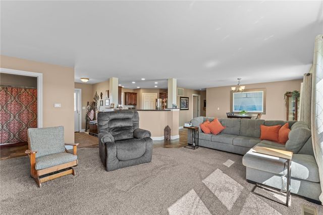 1706 Applejack Drive, Wapakoneta, OH 45895