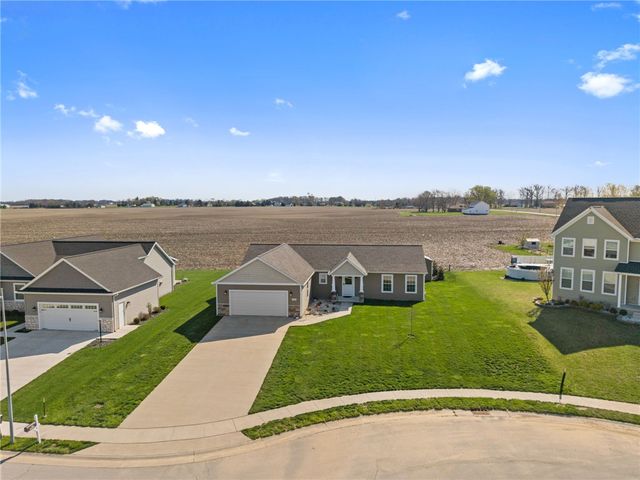 1706 Applejack Drive, Wapakoneta, OH 45895