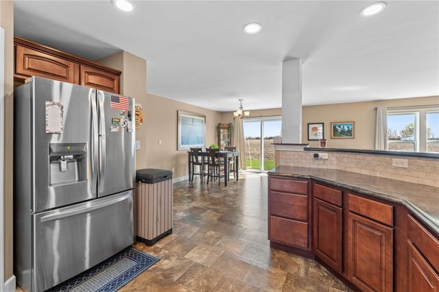 1706 Applejack Drive, Wapakoneta, OH 45895