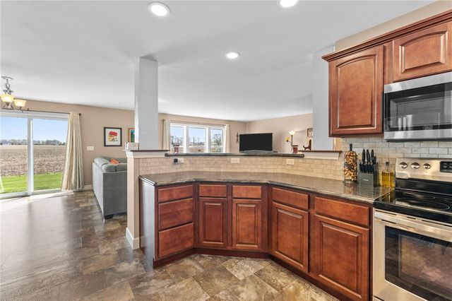 1706 Applejack Drive, Wapakoneta, OH 45895