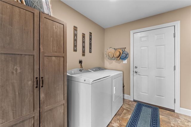 1706 Applejack Drive, Wapakoneta, OH 45895