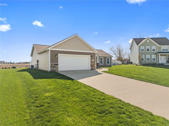 1706 Applejack Drive, Wapakoneta, OH 45895