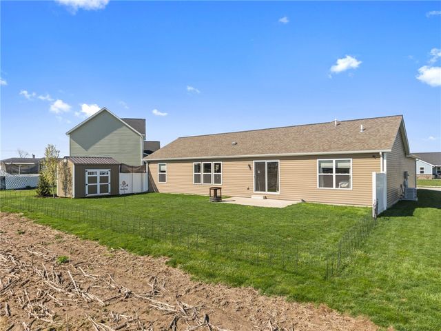 1706 Applejack Drive, Wapakoneta, OH 45895