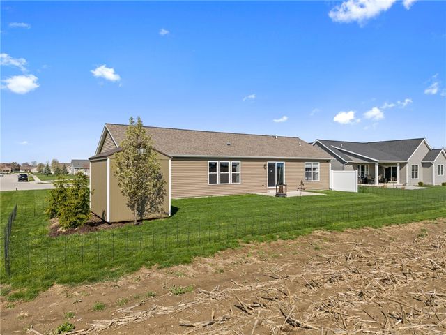 1706 Applejack Drive, Wapakoneta, OH 45895