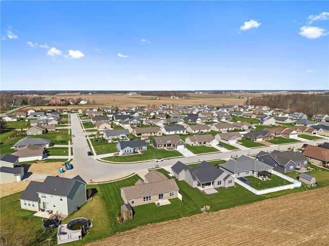 1706 Applejack Drive, Wapakoneta, OH 45895