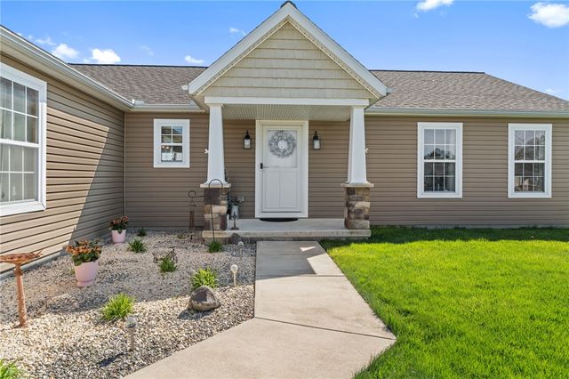 1706 Applejack Drive, Wapakoneta, OH 45895