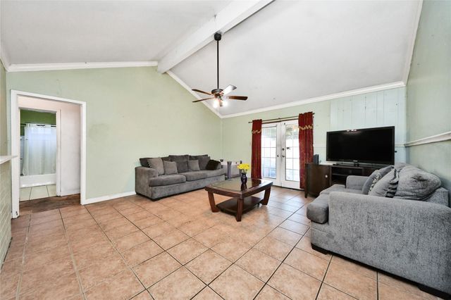 12026 Sela Ln, Houston, TX 77072